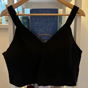 Double V cropped sweater top